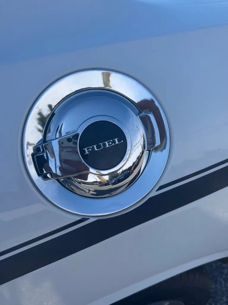 Used 2016 Dodge Challenger SXT RWD image 19