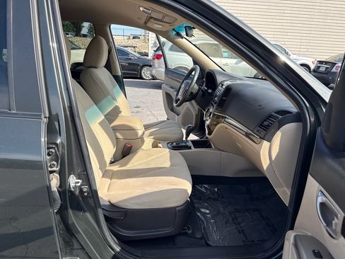 Used 2010 Hyundai Santa Fe GLS FWD image 13