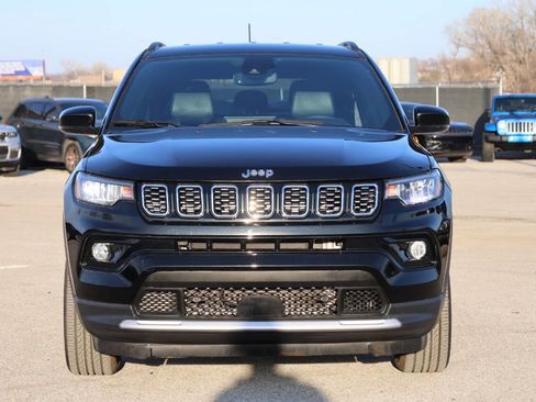 Used 2025 Jeep Compass Limited image 2