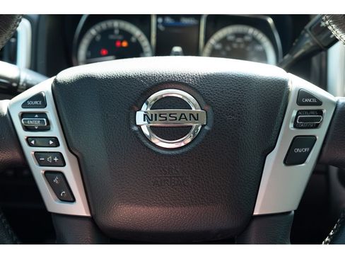 Used 2019 Nissan Titan SV w/ SV Convenience Package AWD/4WD image 17