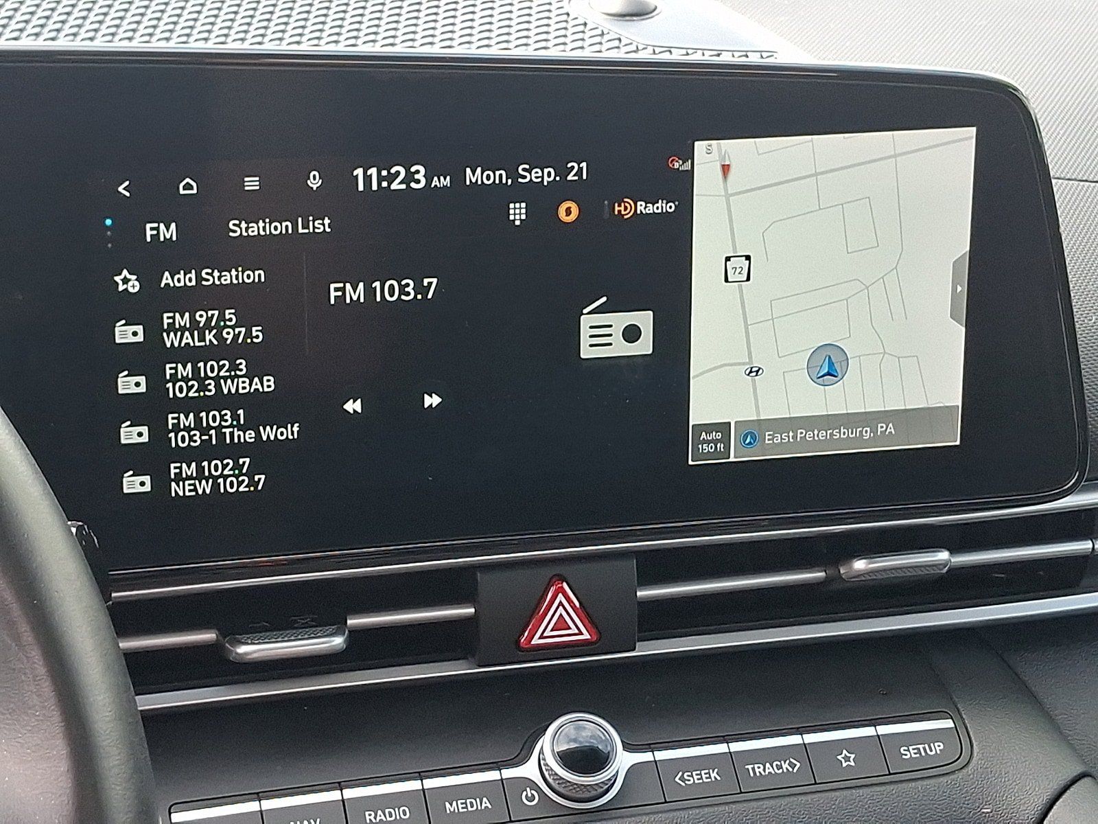 Used 2023 Hyundai Elantra SEL w/ Convenience Package FWD image 18