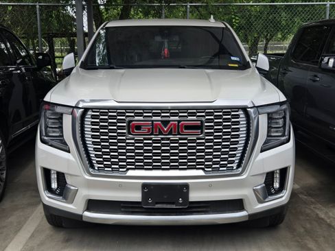 Used 2022 GMC Yukon XL Denali AWD/4WD image 2