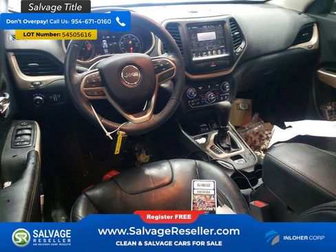 Used 2017 Jeep Cherokee Limited FWD image 11