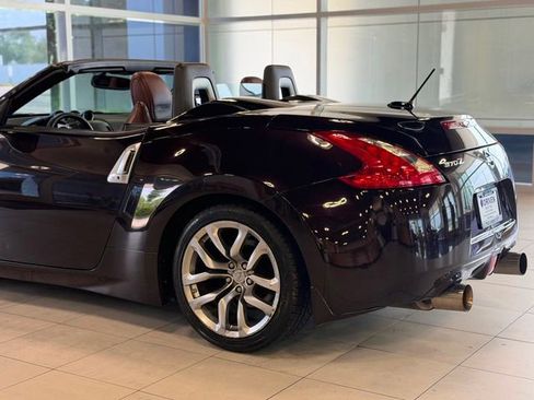 Used 2014 Nissan 370Z Touring RWD image 14