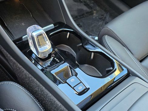 Used 2025 Volvo XC40 B5 Plus w/ Climate Package image 26