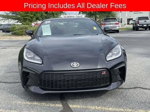 Used 2025 Toyota GR86 Premium RWD image 8