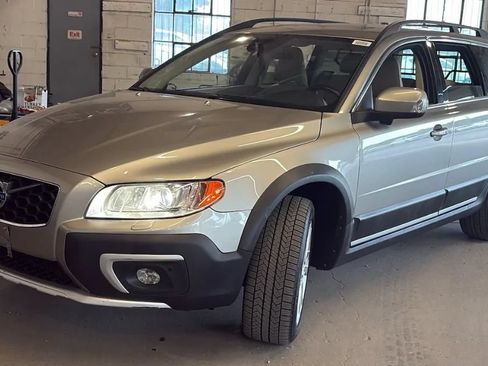 Used 2016 Volvo XC70 T5 Platinum w/ Climate Package AWD/4WD image 3