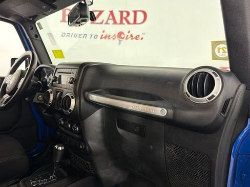 Used 2015 Jeep Wrangler Sahara AWD/4WD image 17
