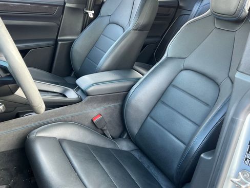 Certified 2025 Porsche Macan Turbo Electric image 5