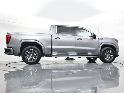 Used 2024 GMC Sierra 1500 SLT w/ SLT Premium Plus Package AWD/4WD image 31