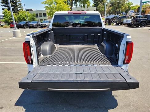 Used 2024 GMC Sierra 1500 SLT image 12