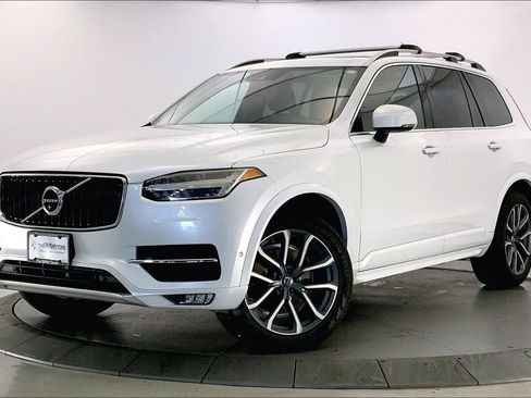 Used 2017 Volvo XC90 T6 Momentum w/ Vision Package AWD/4WD image 11