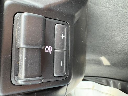 Used 2021 Chevrolet Silverado 1500 LT w/ Convenience Package II image 23