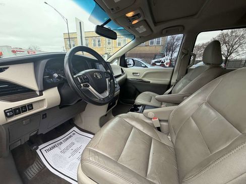 Used 2016 Toyota Sienna XLE w/ XLE Navigation Package image 14