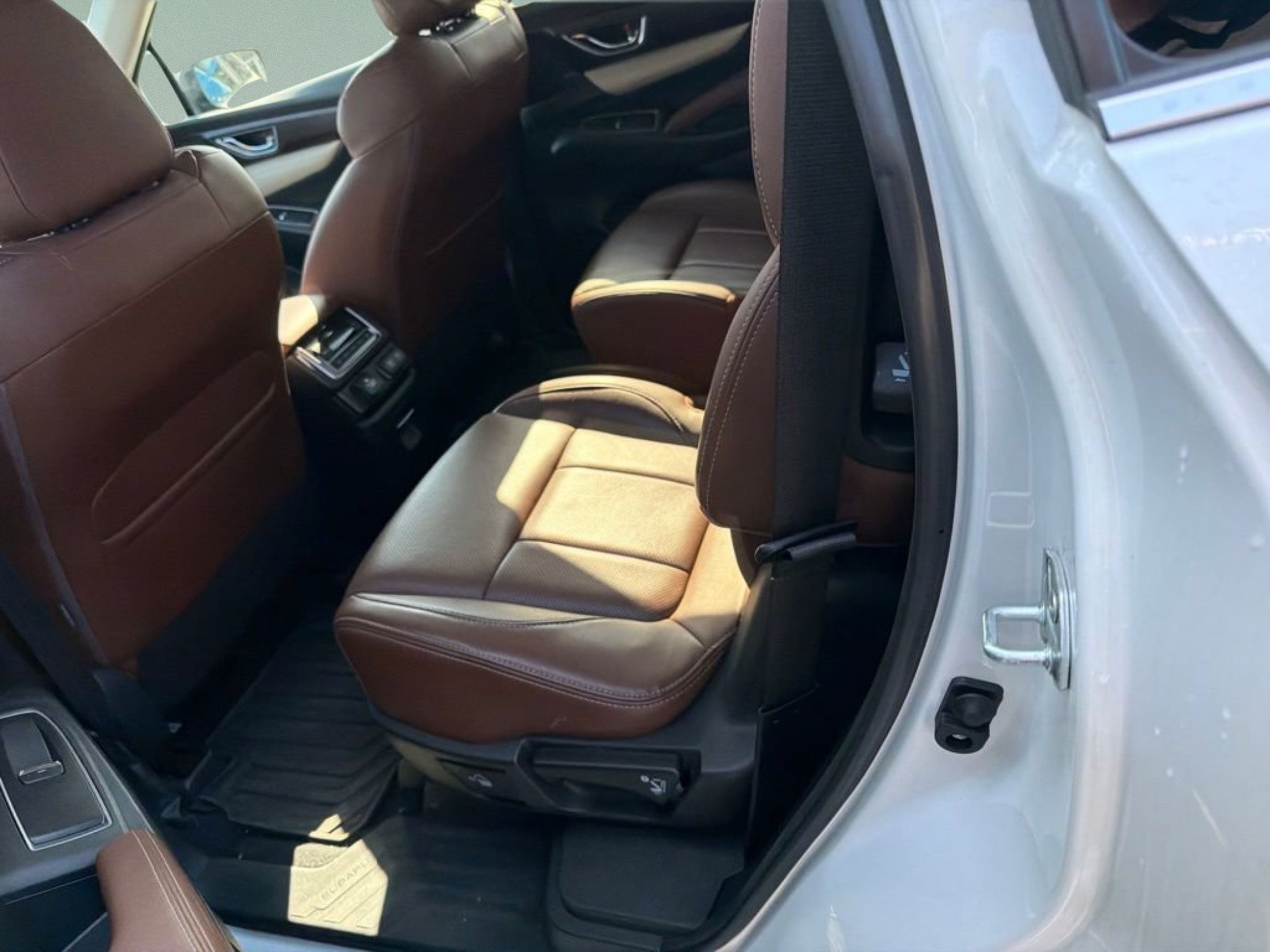 Used 2022 Subaru Ascent Touring w/ Popular Package #2A AWD/4WD image 7