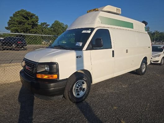 Used 2017 GMC Savana 3500 Extended RWD image 4