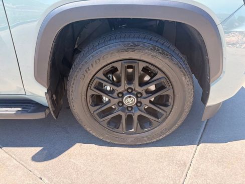 Used 2025 Toyota Sequoia Limited w/ Tow Technology Package AWD/4WD image 37