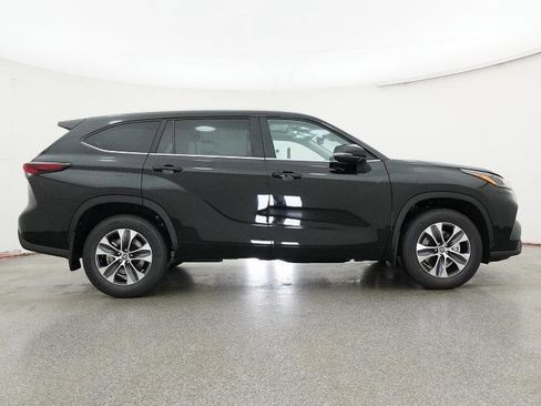 New 2026 Toyota Highlander XLE AWD/4WD image 10