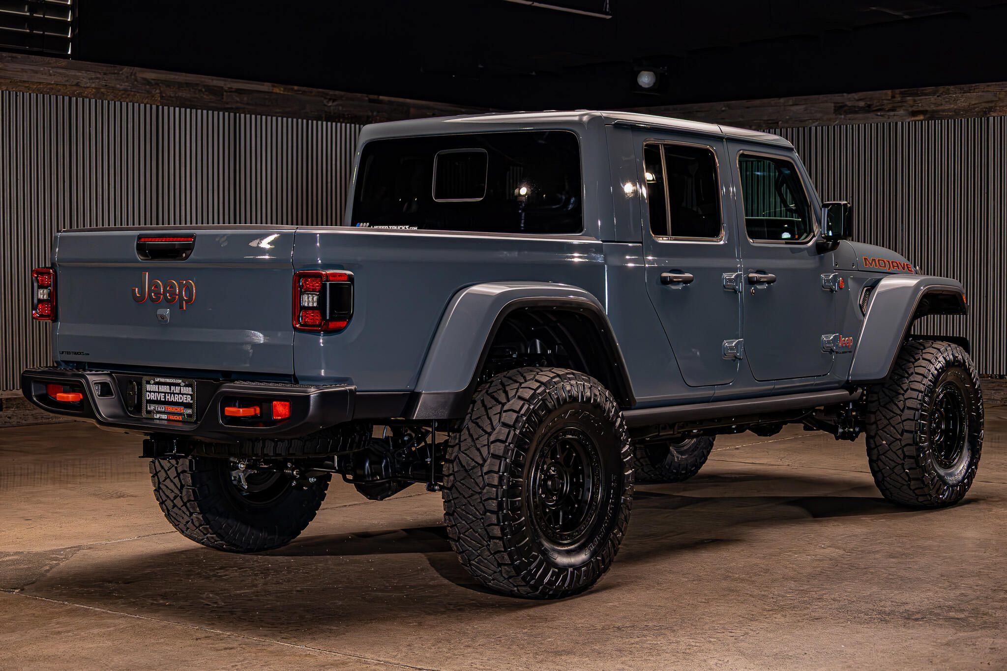 Used 2025 Jeep Gladiator Mojave w/ Convenience Group AWD/4WD image 10