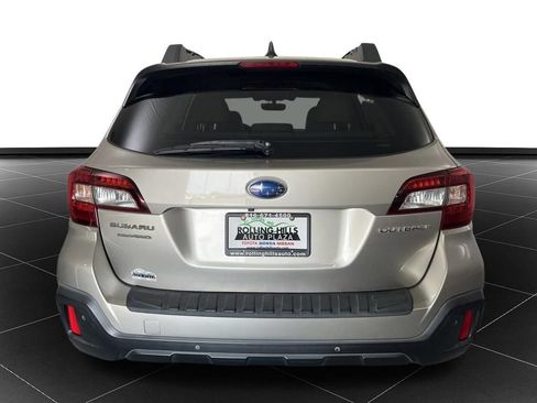 Used 2018 Subaru Outback 2.5i Limited AWD/4WD image 4