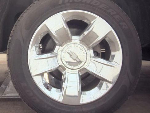 Used 2017 Chevrolet Suburban Premier AWD/4WD image 6