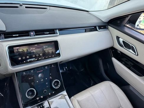 Used 2019 Land Rover Range Rover Velar S image 16