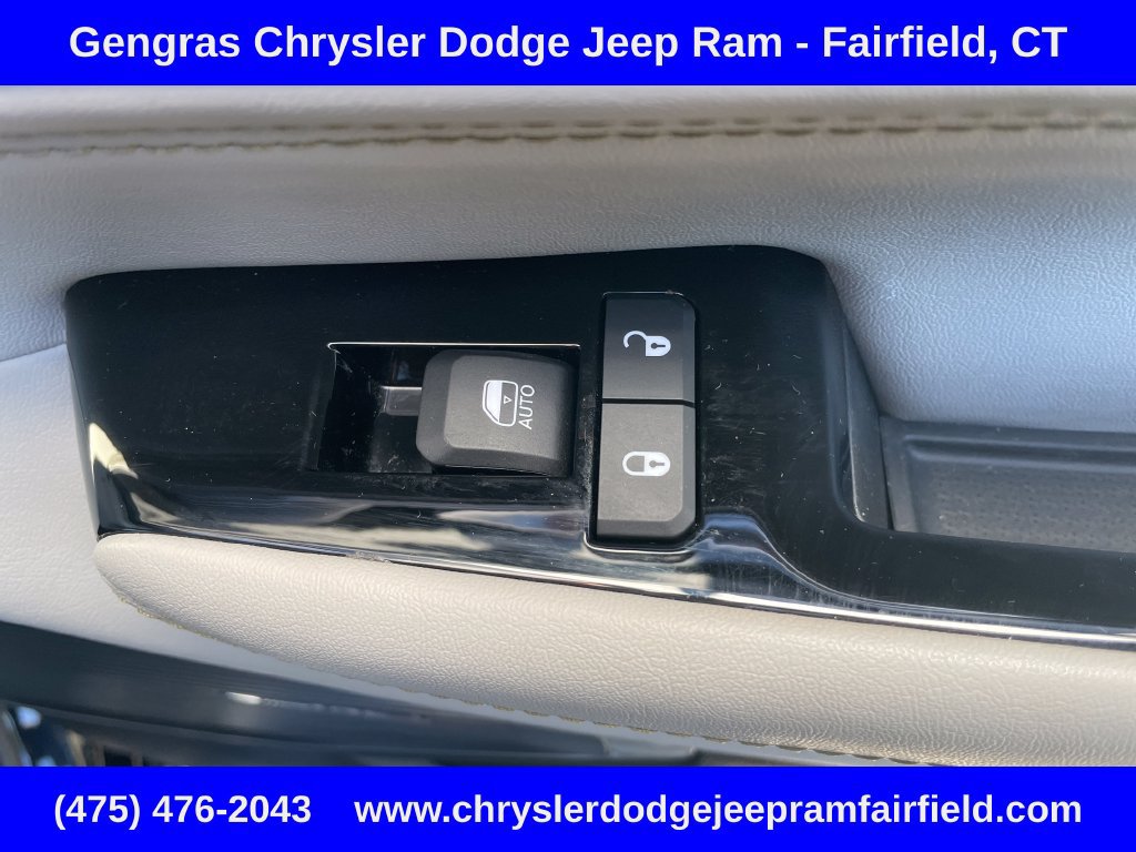 Certified 2025 Jeep Wagoneer Series II AWD/4WD image 24