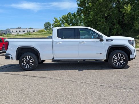 Used 2023 GMC Sierra 1500 AT4 w/ AT4 Premium Package AWD/4WD image 8