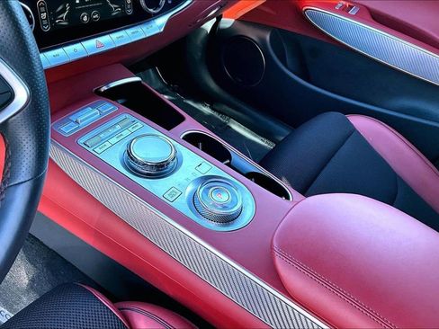 Used 2025 Genesis GV70 2.5T Sport Prestige w/ Sport Prestige Package image 10