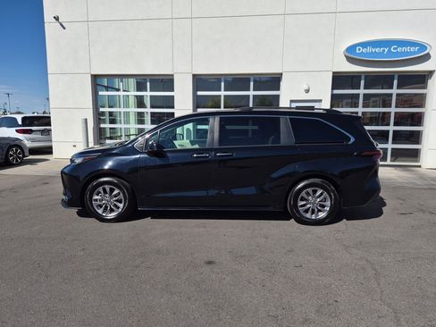 Used 2023 Toyota Sienna XLE w/ XLE Plus Package AWD/4WD image 10