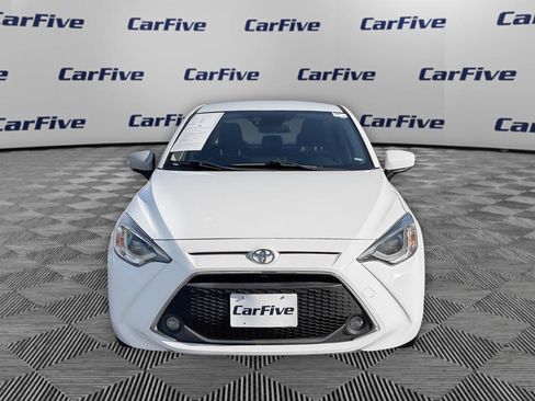 Used 2019 Toyota Yaris XLE image 9