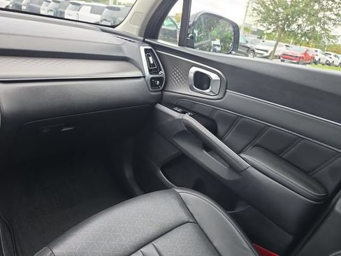 Certified 2023 Kia Sorento SX AWD/4WD image 10