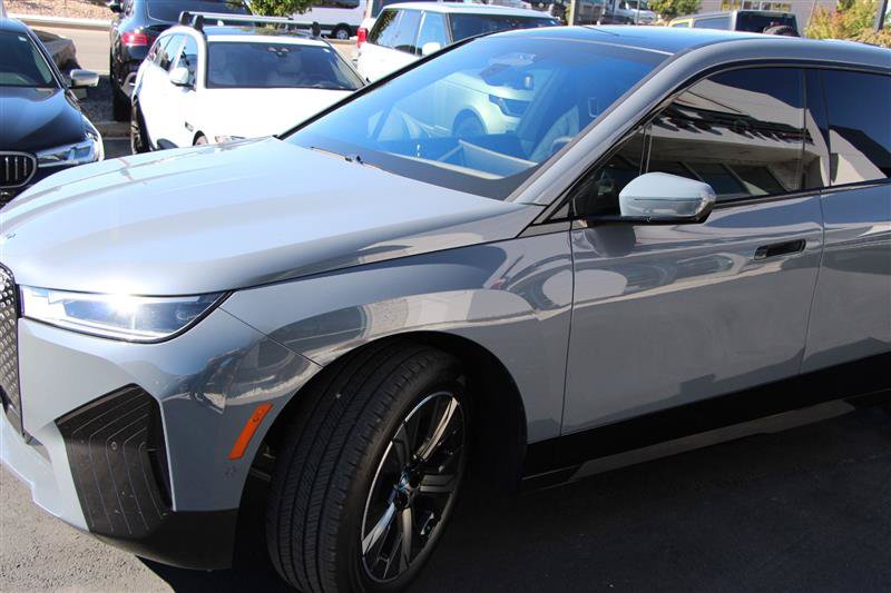 Used 2024 BMW iX xDrive50 w/ Premium Package AWD/4WD image 5