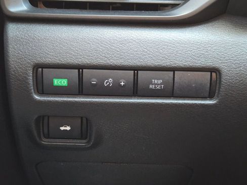 Used 2024 Nissan Sentra S image 19