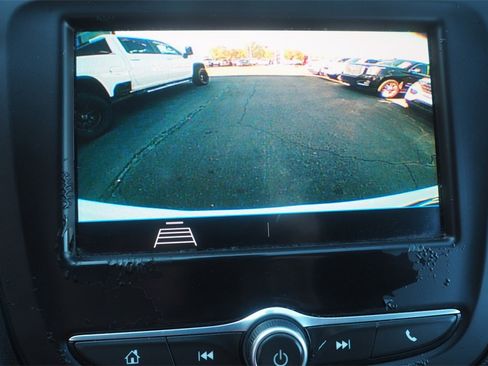 Used 2021 Chevrolet Equinox LS w/ LS Convenience Package image 14