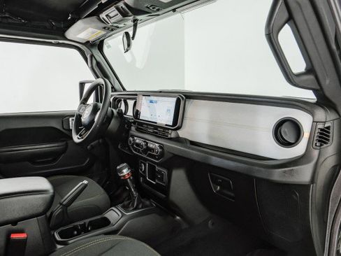 Used 2024 Jeep Wrangler Unlimited Sport image 9