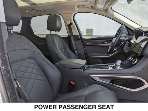 Used 2023 Jaguar F-PACE S image 31