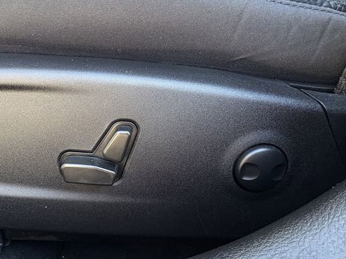 Used 2022 Chrysler 300 Touring image 27