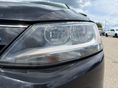 Used 2013 Volkswagen Jetta SEL FWD image 18