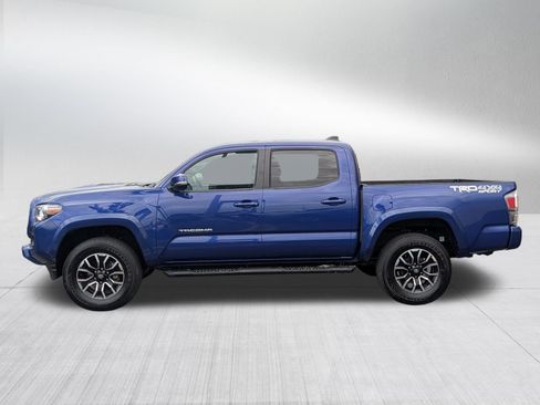Used 2022 Toyota Tacoma TRD Sport w/ Technology Package AWD/4WD image 4