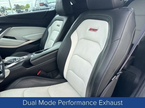 Used 2016 Chevrolet Camaro SS image 9