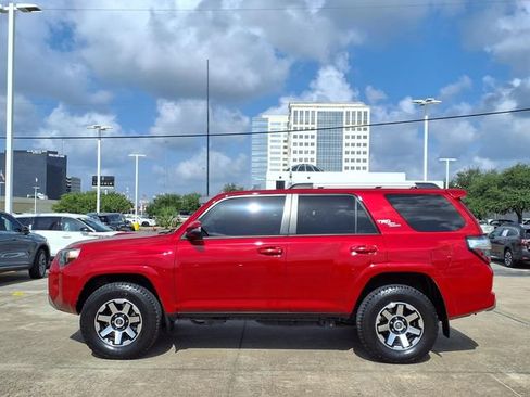 Used 2017 Toyota 4Runner TRD Off-Road Premium w/ Convenience Package AWD/4WD image 24