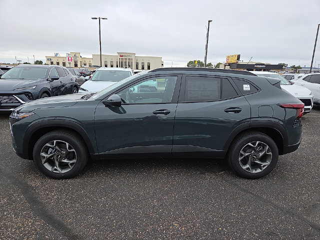 New 2026 Chevrolet Trax LT w/ LT Convenience Package FWD image 2