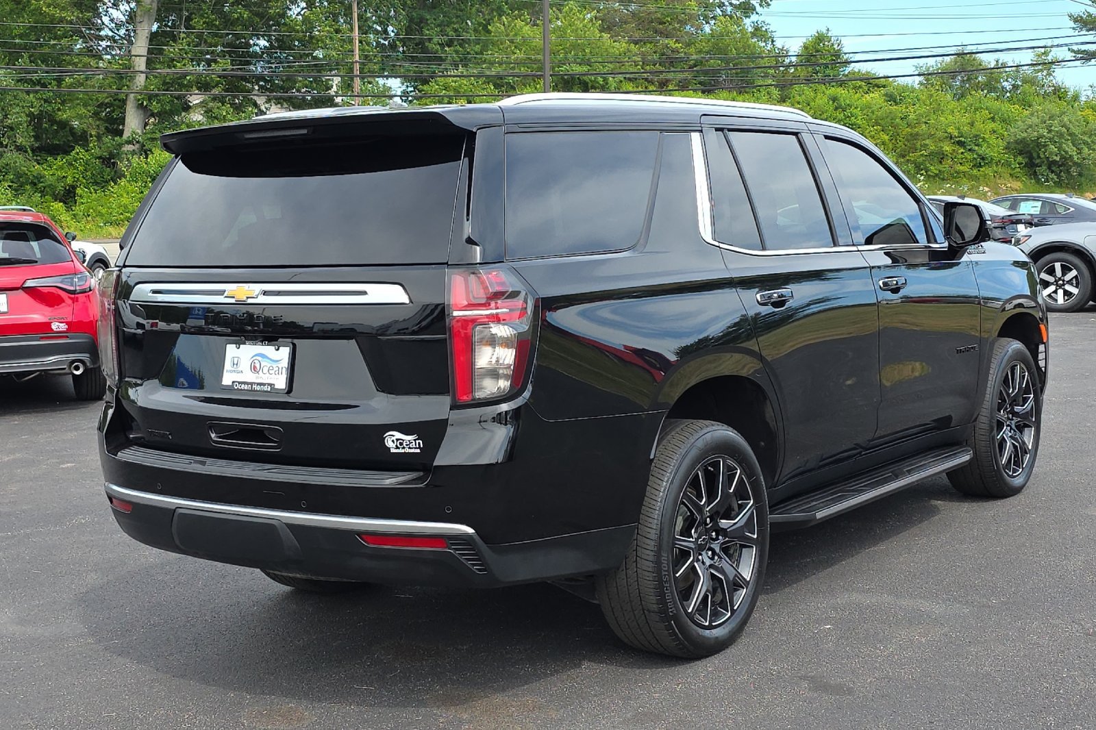 Used 2024 Chevrolet Tahoe High Country AWD/4WD image 3
