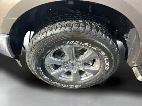 Used 2018 Ford F150 XLT w/ XTR Package image 13