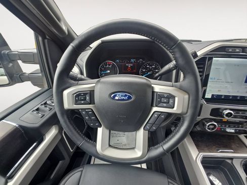 Used 2022 Ford F250 Lariat w/ Black Appearance Package AWD/4WD image 11