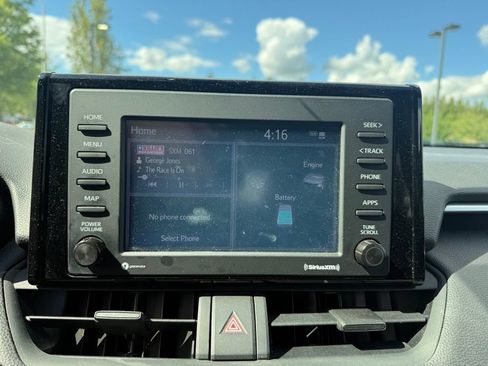 Used 2022 Toyota RAV4 LE AWD/4WD image 14
