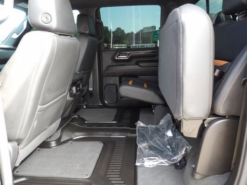Used 2024 GMC Sierra 2500 AT4 w/ AT4 Premium Plus Package AWD/4WD image 32
