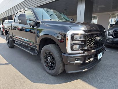 New 2026 Ford F250 Lariat w/ Black Appearance Package