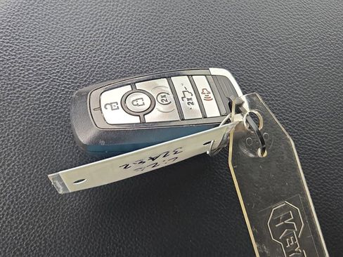 Used 2022 Ford F150 Lariat w/ Trailer Tow Package image 25